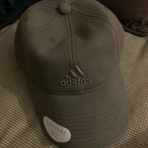NWT WOMENS ADIDAS BASEBALL CAP
